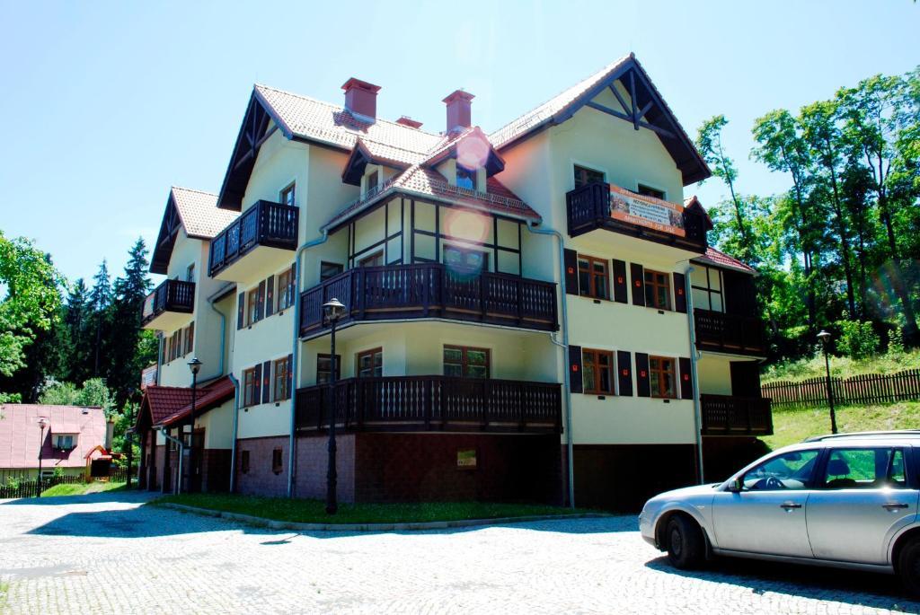 Apartamenty Sun Seasons 24 - Rezydencja Parkowa シクラルスカ・ポレンバ エクステリア 写真