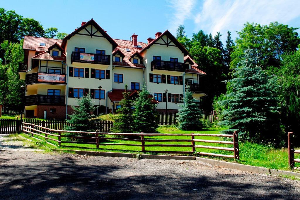 Apartamenty Sun Seasons 24 - Rezydencja Parkowa シクラルスカ・ポレンバ エクステリア 写真